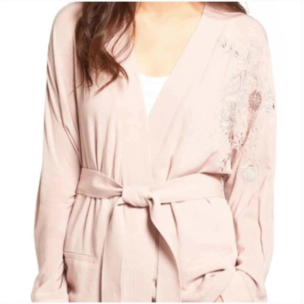 Sun & Shadow Blush Pink Kimono Robe Medium Floral Embroidered Belted Boho - Picture 2 of 8